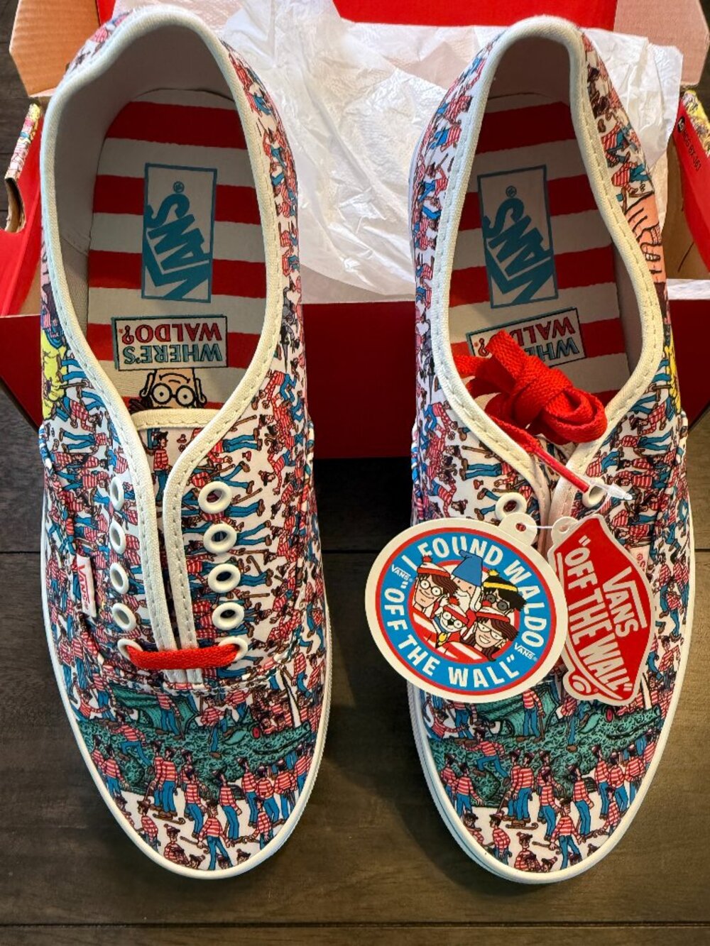 Vans x Wheres Waldo Authentic Land of Waldos Men 10.5 NWT VN0A348A3RZ Orig Box